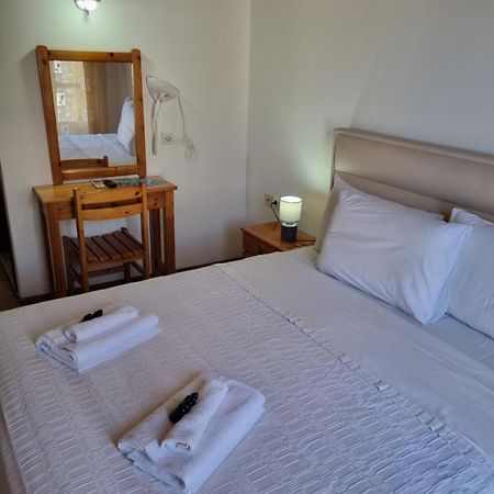 Zeus Guesthouse ปานาเยีย ภายนอก รูปภาพ