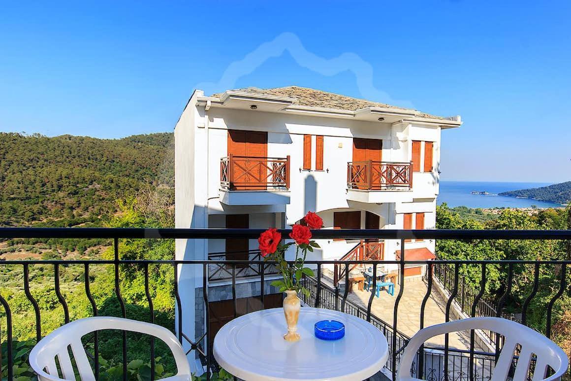 Zeus Guesthouse ปานาเยีย ภายนอก รูปภาพ